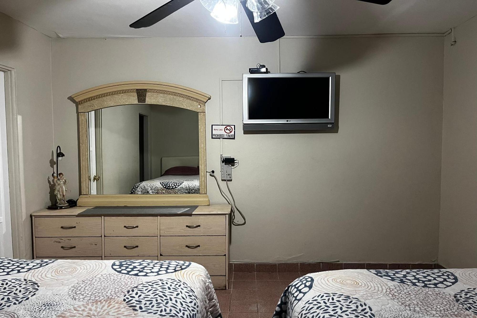 Oyo Hotel Linda Тихуана Екстериор снимка