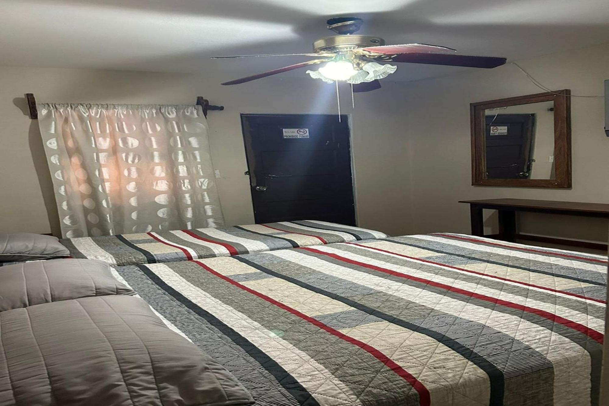 Oyo Hotel Linda Тихуана Екстериор снимка