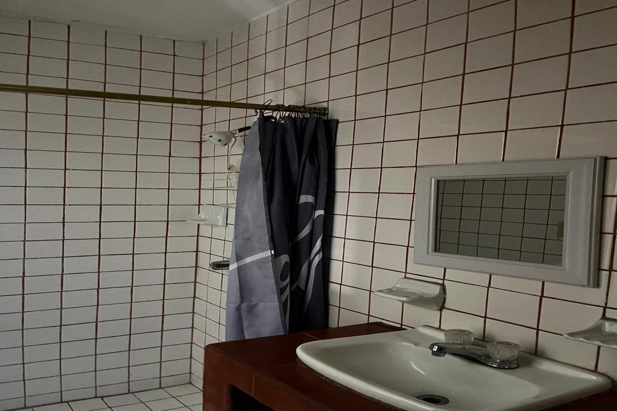 Oyo Hotel Linda Тихуана Екстериор снимка
