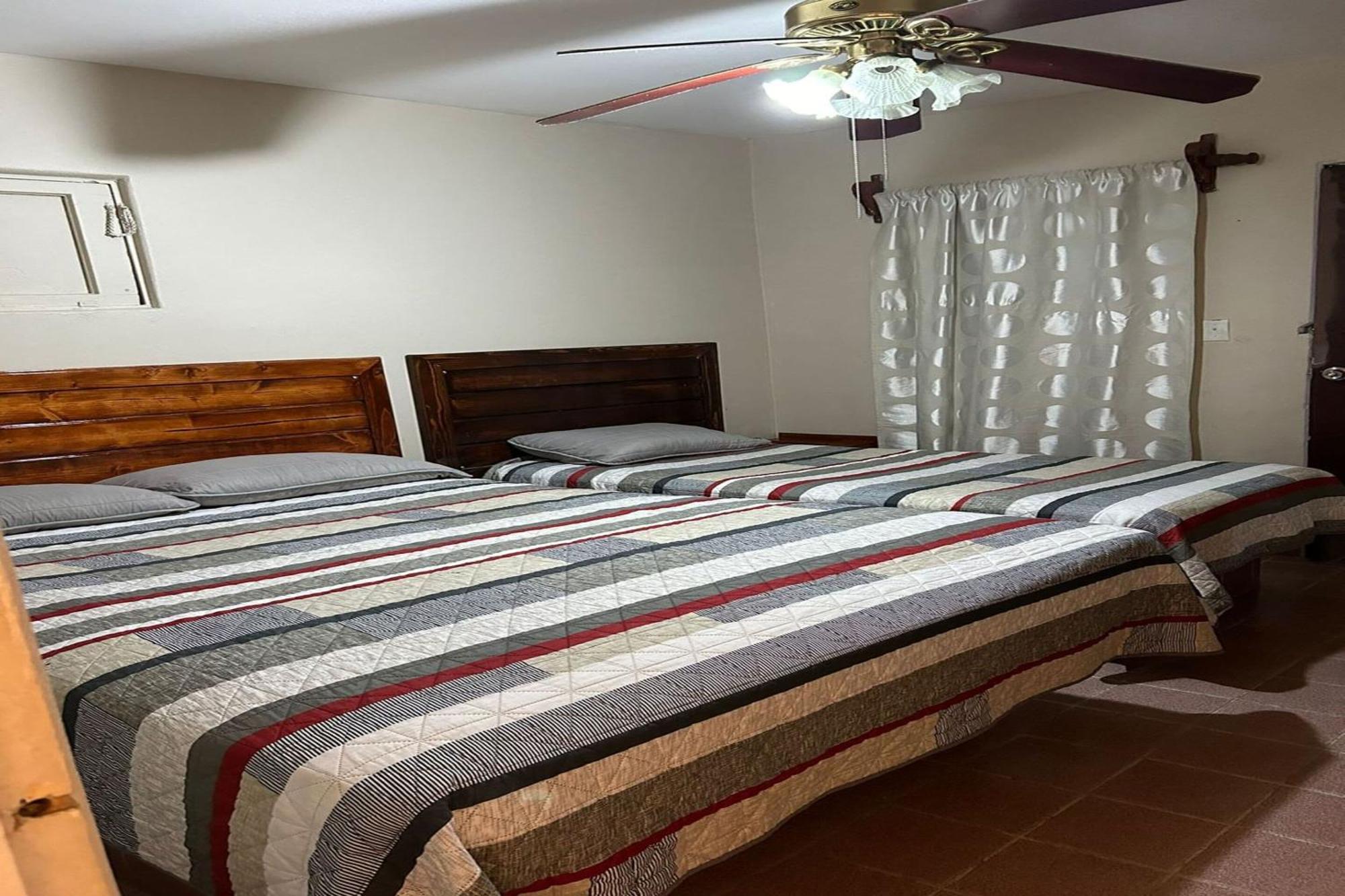 Oyo Hotel Linda Тихуана Екстериор снимка