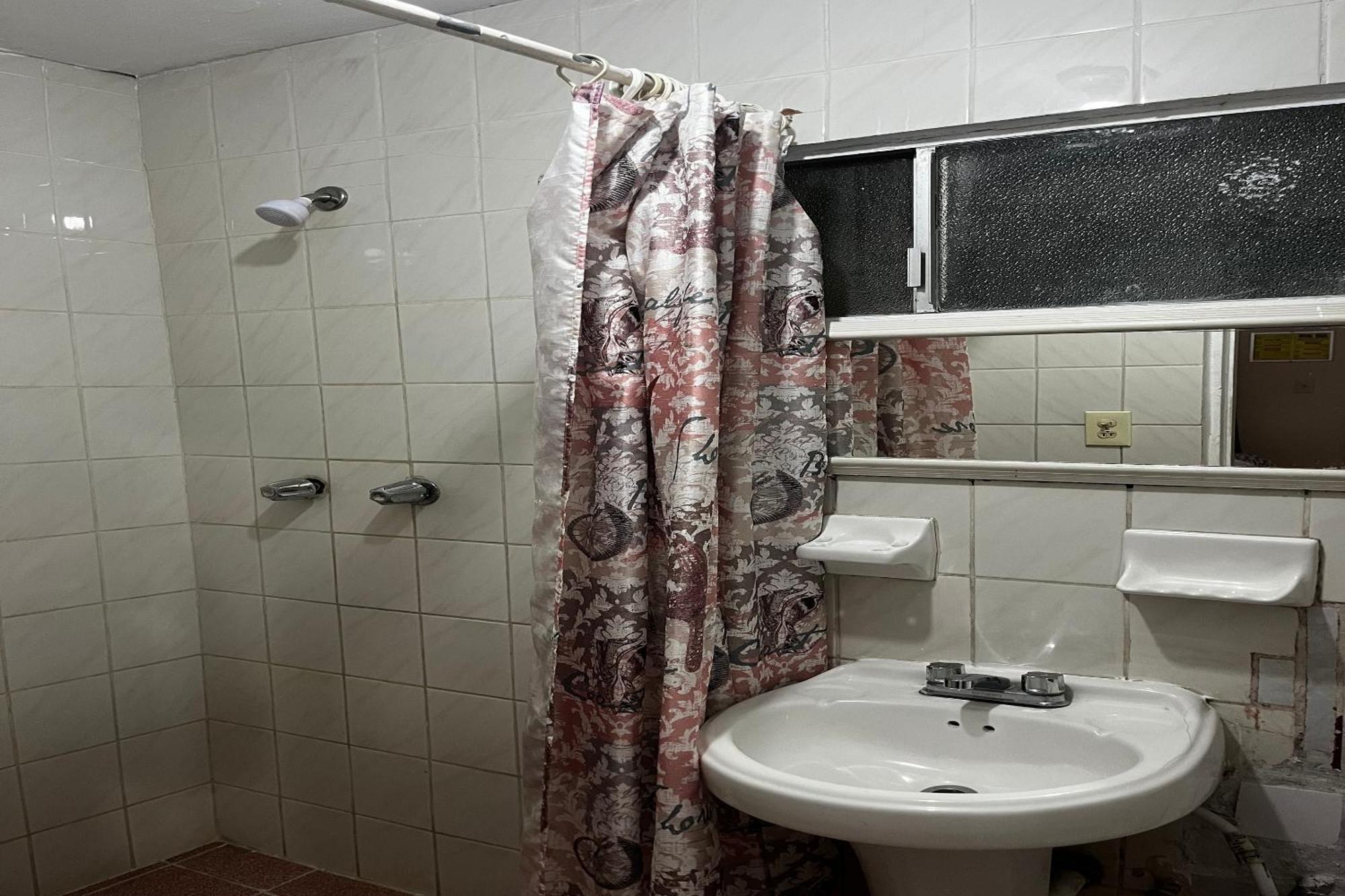 Oyo Hotel Linda Тихуана Екстериор снимка