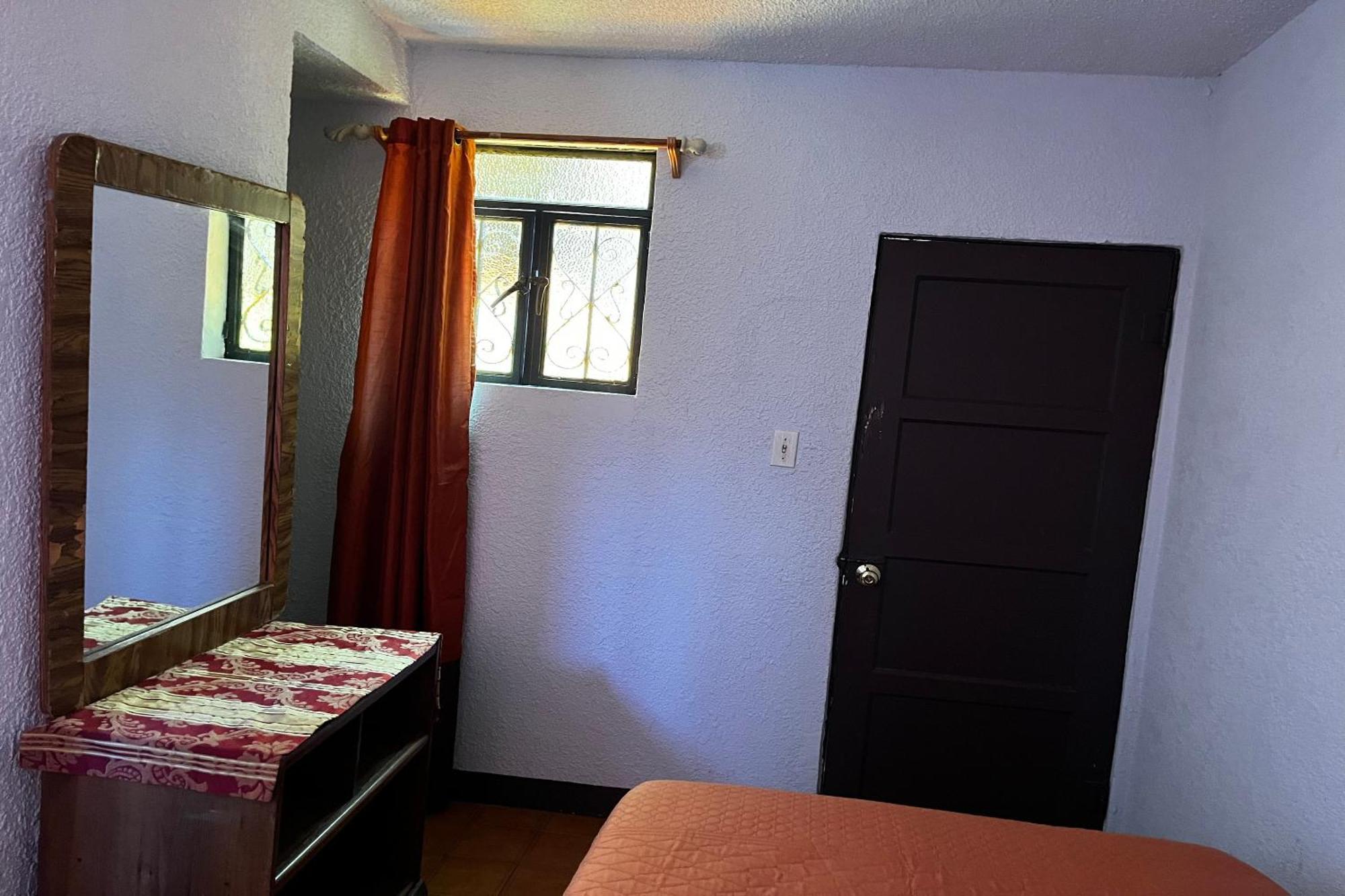 Oyo Hotel Linda Тихуана Екстериор снимка